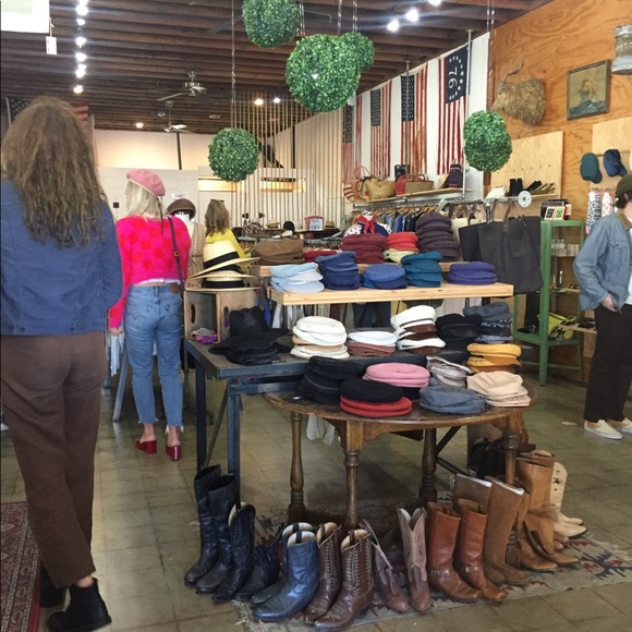 Meet your Posher - Picture 1 of 5